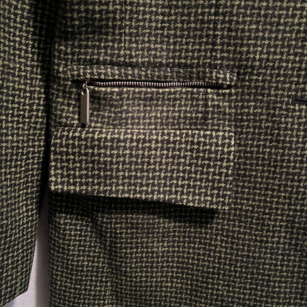 Alanni Blazer in a deep green. Size 8. Pockets with one zipper in front. - Picture 2 of 6